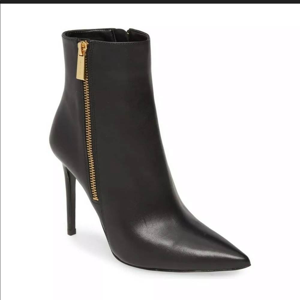 MICHAEL KORS LEATHER KEKE ANKLE BOOTS 👢